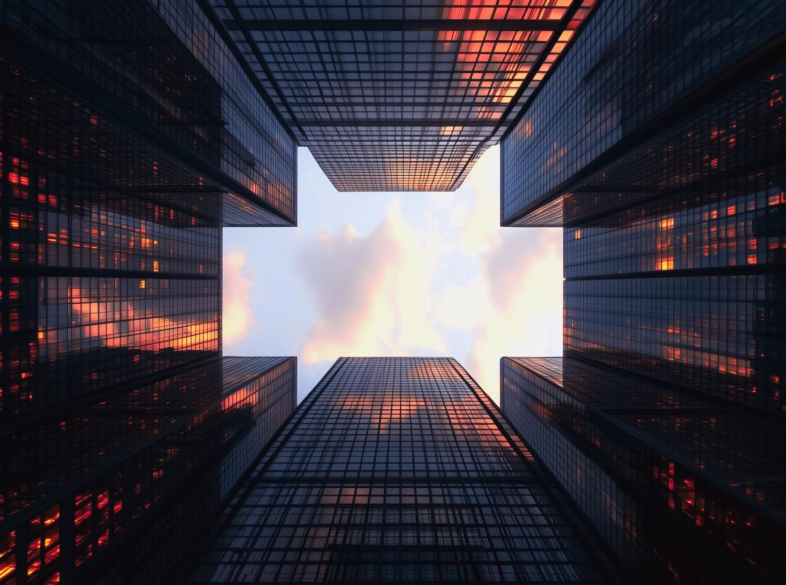 advisory-investment-transactions-skyscapers-looking-up