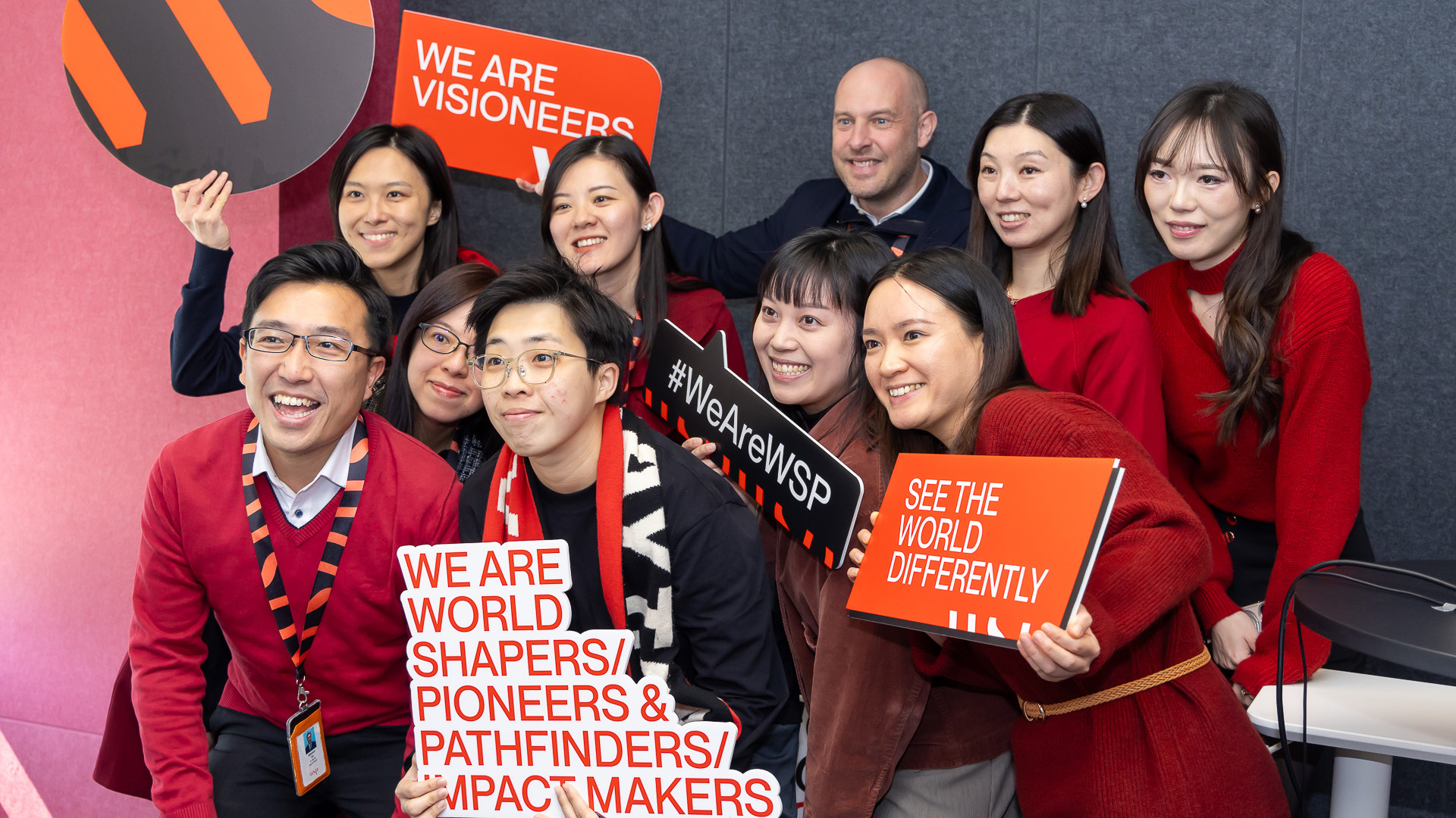 img-asia-graduate-life-brand-party