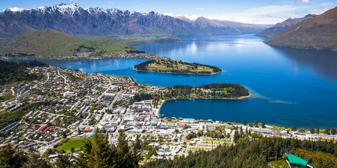 deskbnr- lake in south island