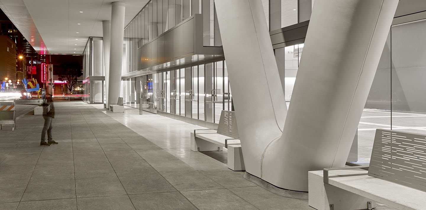 img-moscone-convention-center-entrance