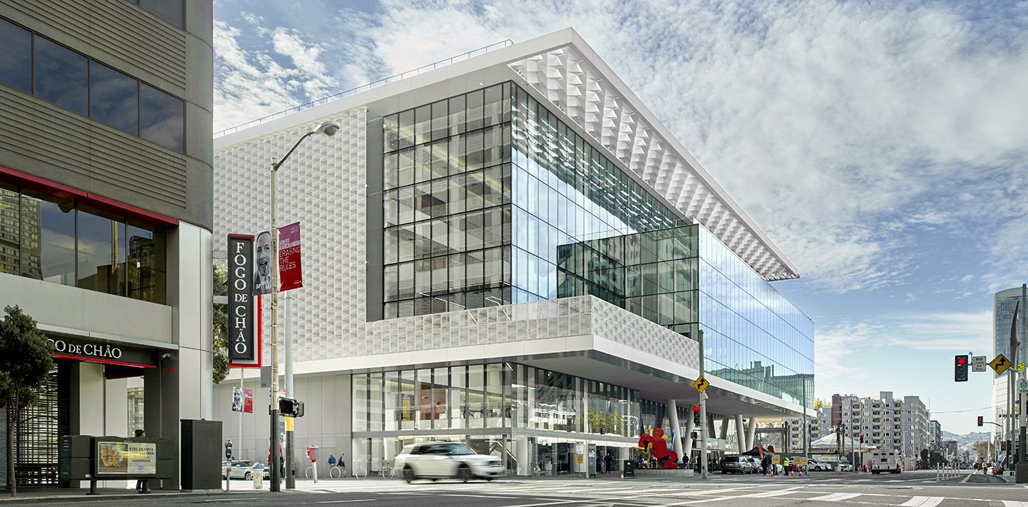 img-moscone-convention-center-street
