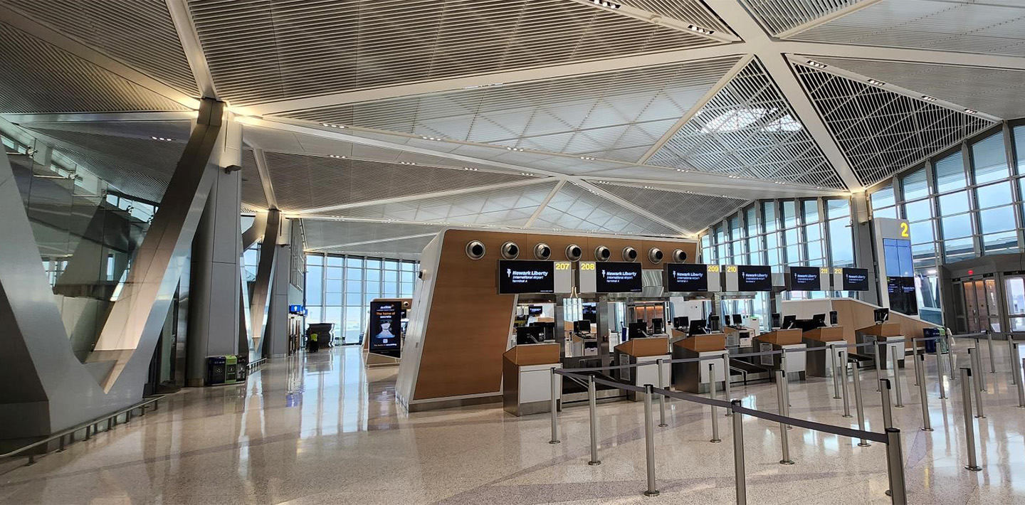 img-newark-liberty-main-terminal-departures-level-looking-south-2.jpg