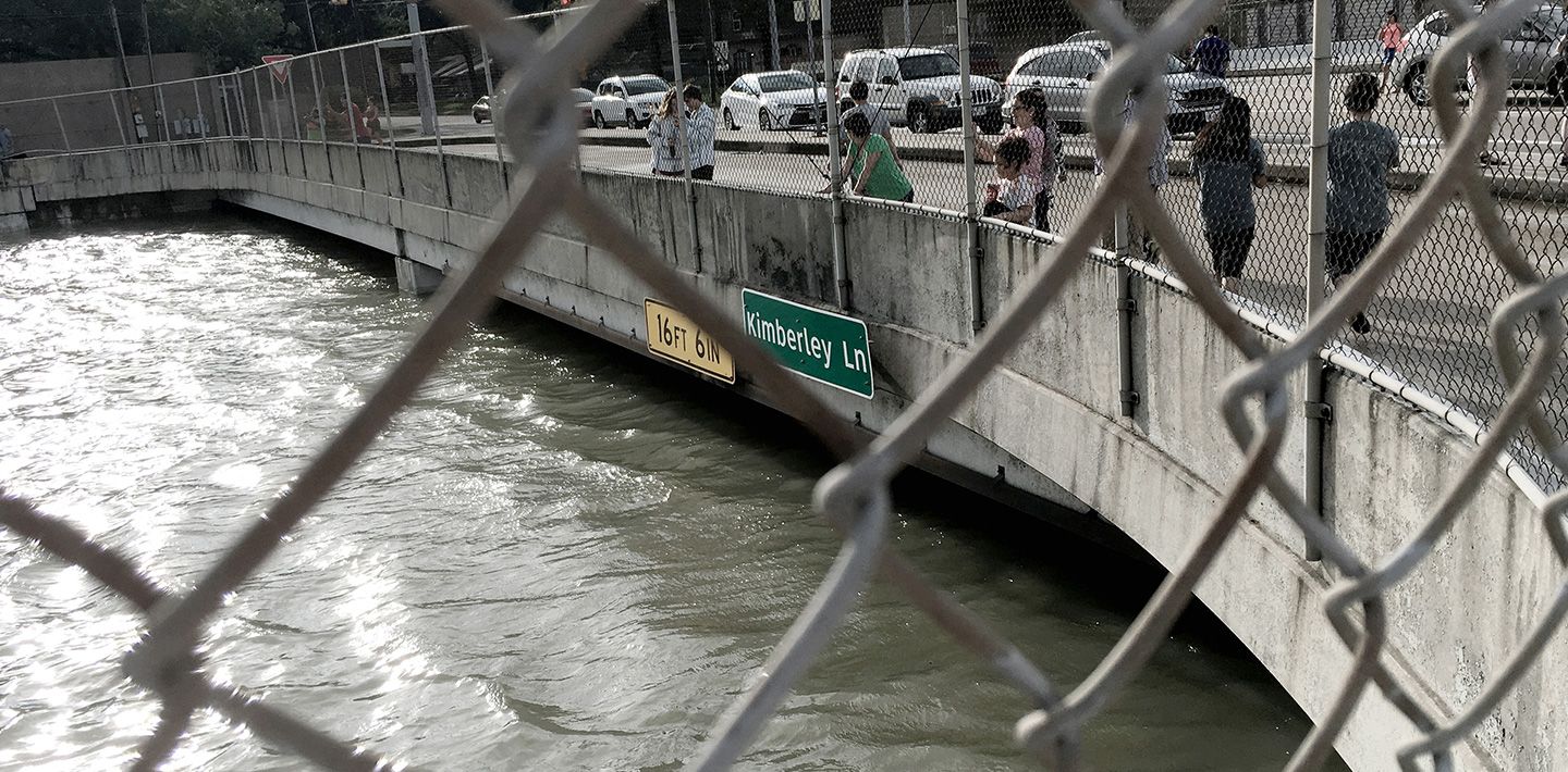 img-texas-flooding-harvey-freeway
