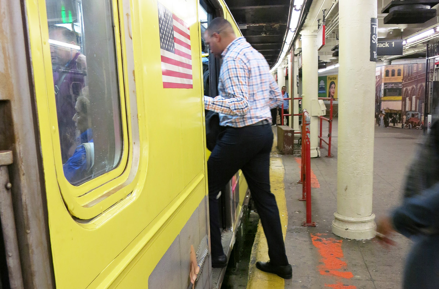 img-times-square-shuttle-station-existing-wide-gap