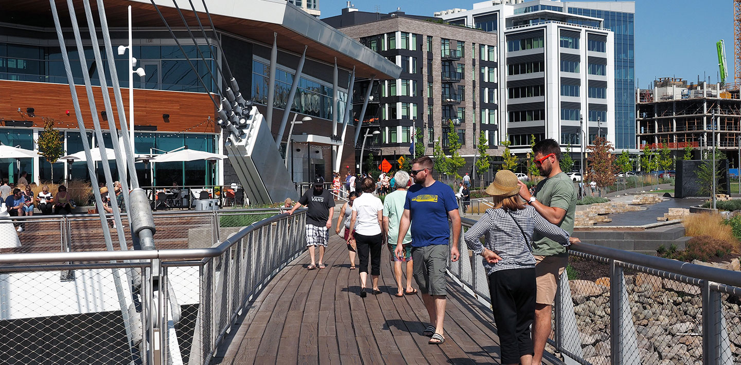 img-vancouver-waterfront-park-boardwalk