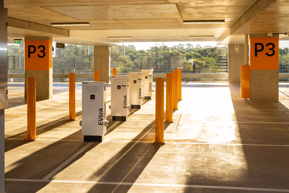 img-commuter-car-park-for-country