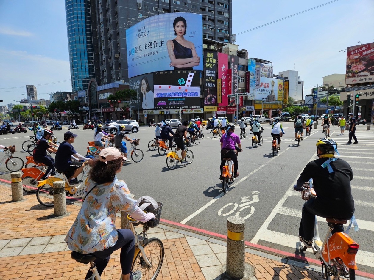 img-Kaohsiung-City-bike-ride-2