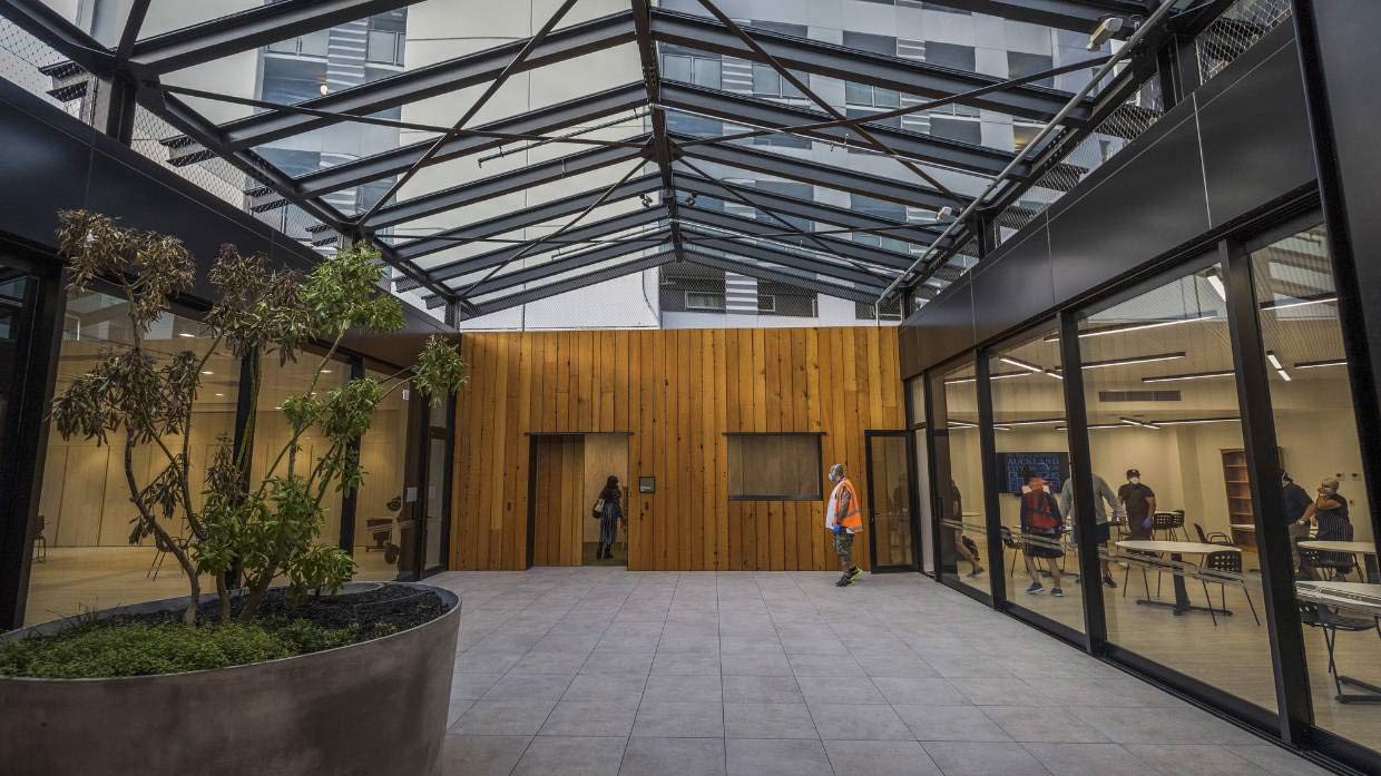 auckland-city-mission-courtyard