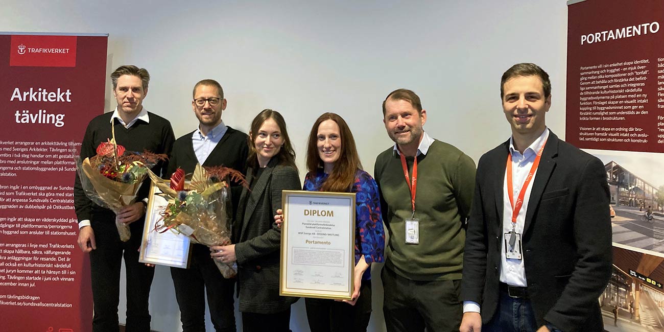 Mottagare av diplom är Jesper Henriksen, Arkitekt, Partner DISSING+WEITLING, Kasper Svanberg, Arkitekt DISSING+WEITLING, Rebecca Deutsch, Landskapsarkitekt, Avdelningschef WSP, Annika Eklund Håkansson, Brokonstruktör WSP, Jan Dahlqvist Uppdragsledare WSP och Marco Binfaré byggnadskonstruktör WSP.