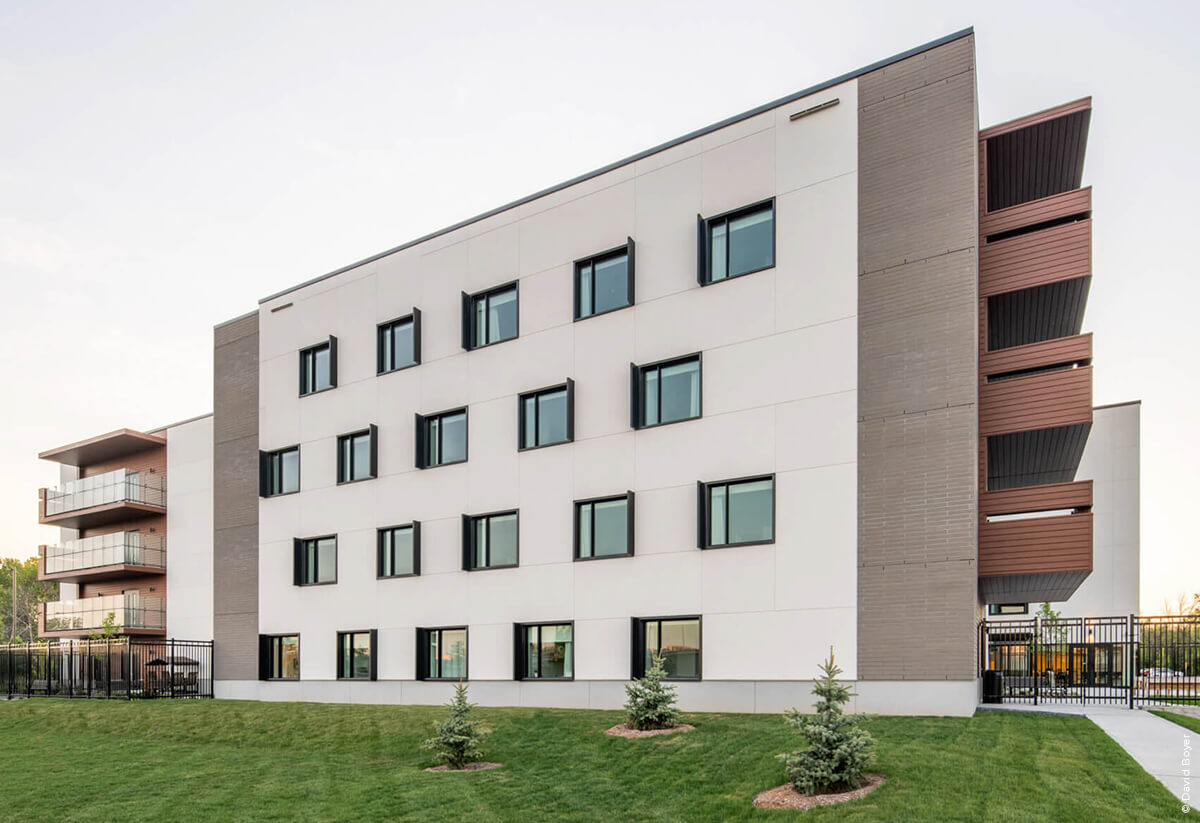 img-CHSLD Val-des-Brises-Exterior-Healthcare building design