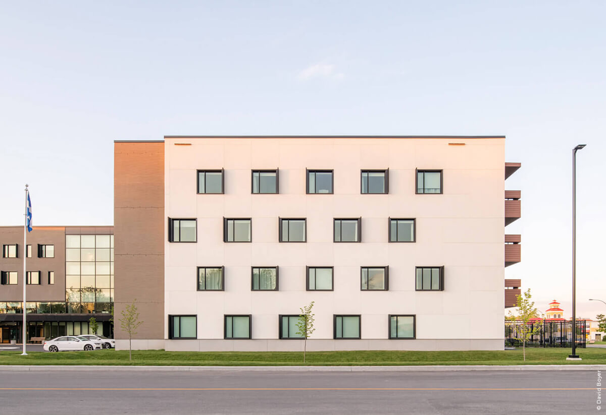 img-CHSLD Val-des-Brises-Exterior2-Healthcare building design