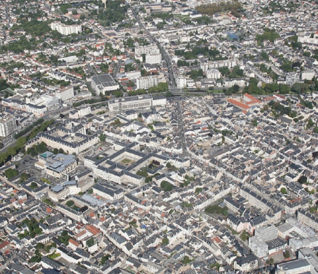 Vue arienne de la place Albert 1er et de boulevard de Verdun (5)