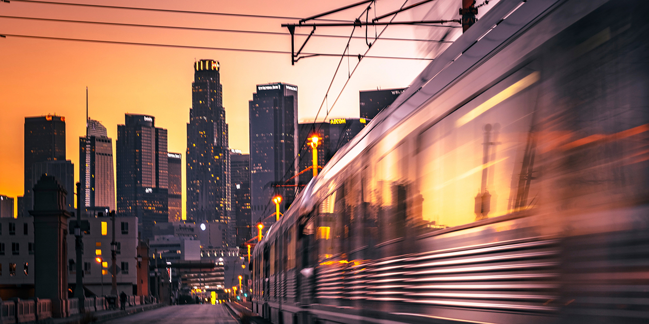 img-train-1300x650