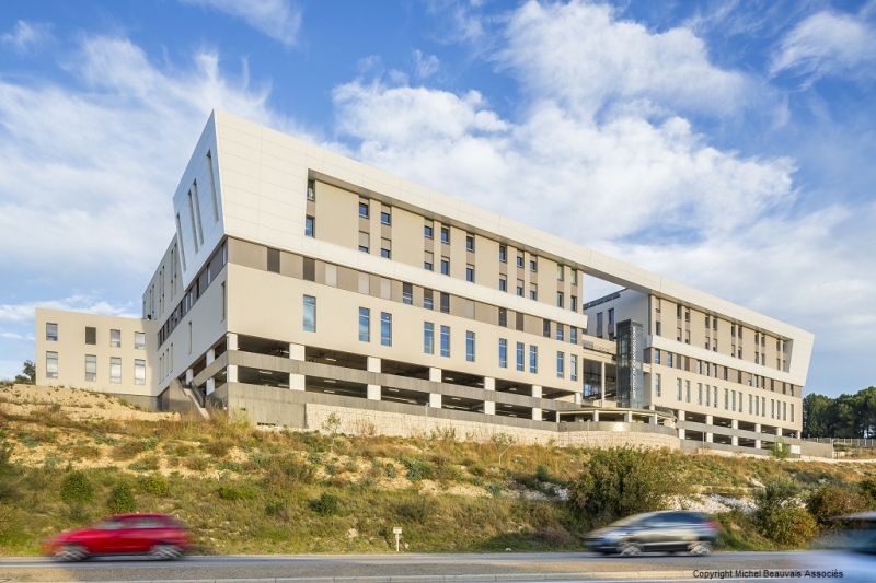 Engineering Oncology Institute of Nîmes - Building Exterior
