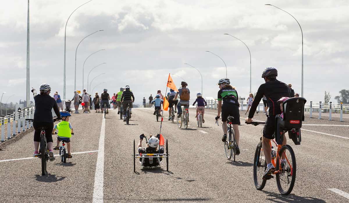 img-waikato-expressway-bike-family-day