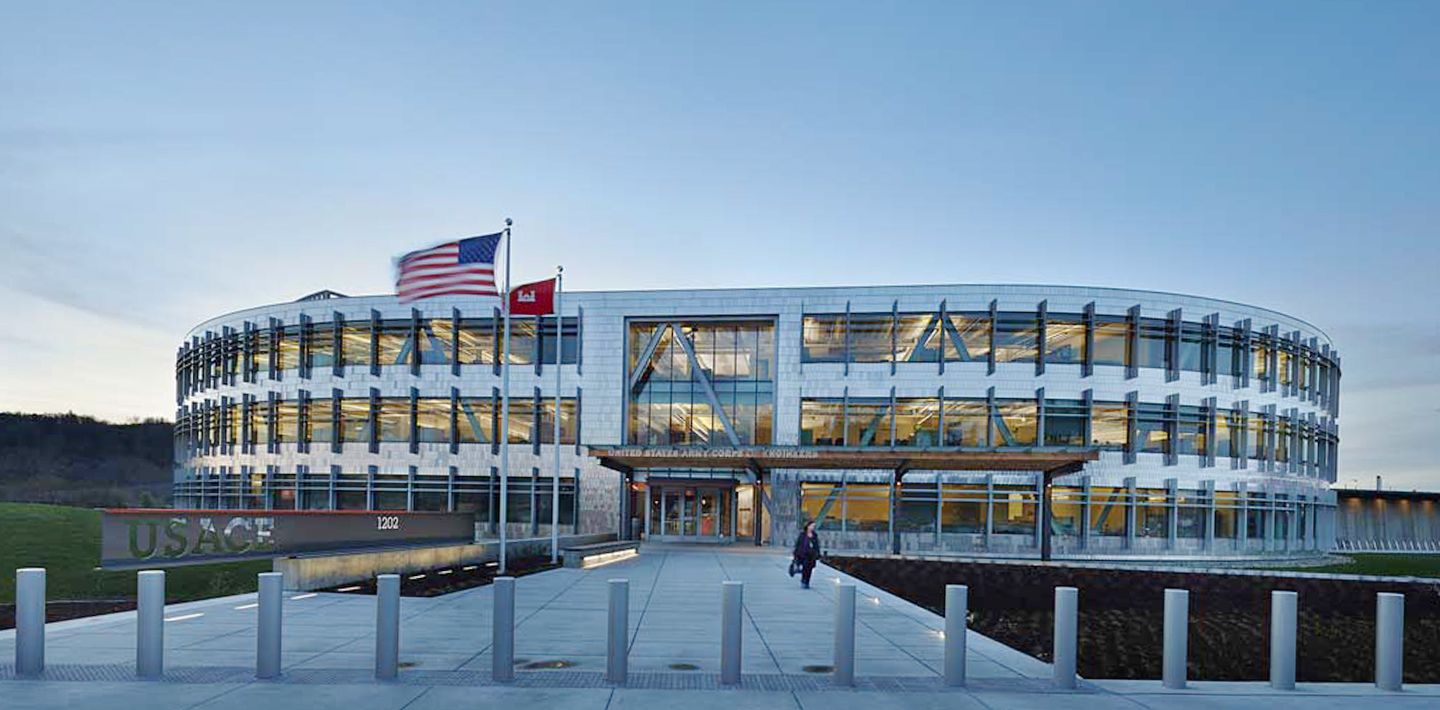 img-S1-Lighting-federal-center-south