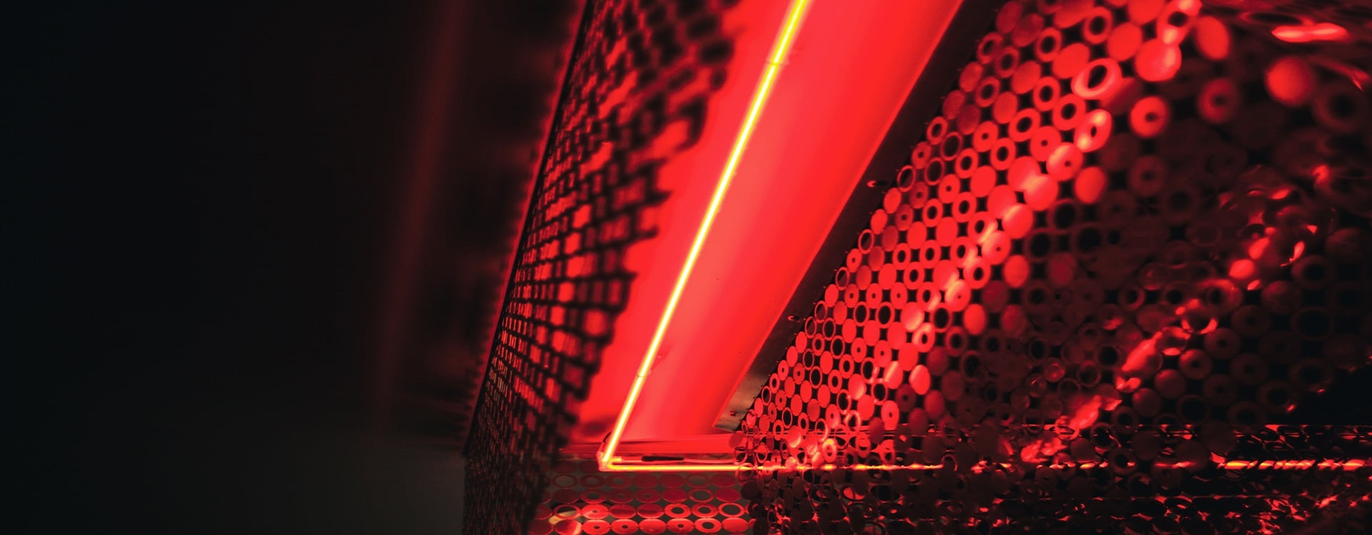 img-red-light-dark